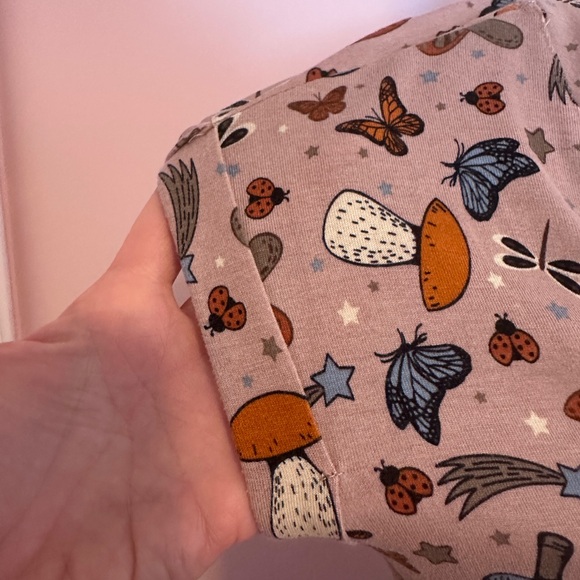 Earthy Tones Graphic Tee - Picture 2 of 5